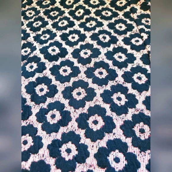 Zara Trafaluc Floral Patterned Dark Blue, Red, White Textured Mini Skirt - Picture 2 of 2